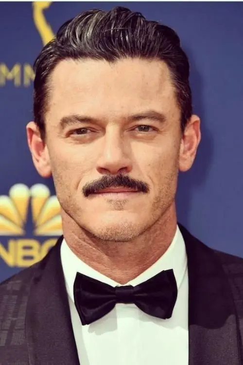 Homem com bigode.